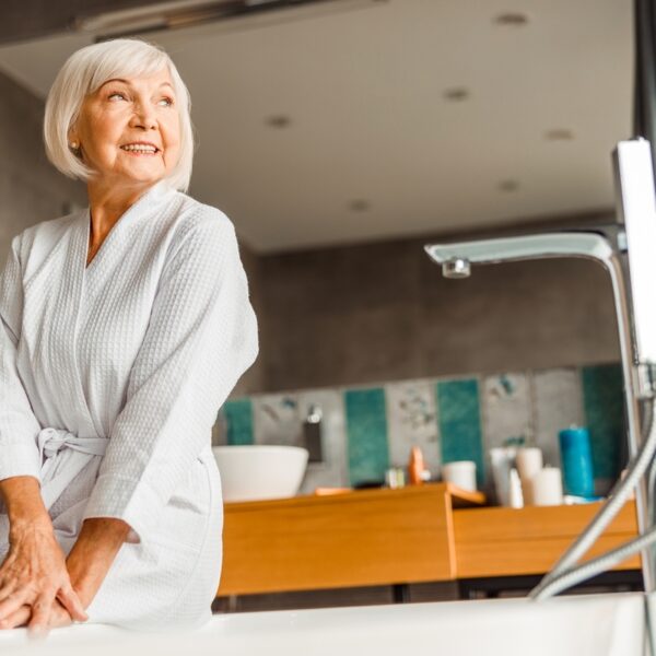 The Benefits of Walk-In Bathtubs with Showers for Seniors