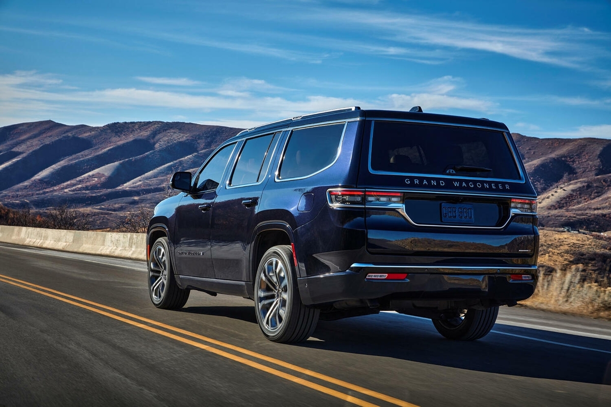 Understanding the Price of the Jeep Grand Wagoneer: A Comprehensive Guide